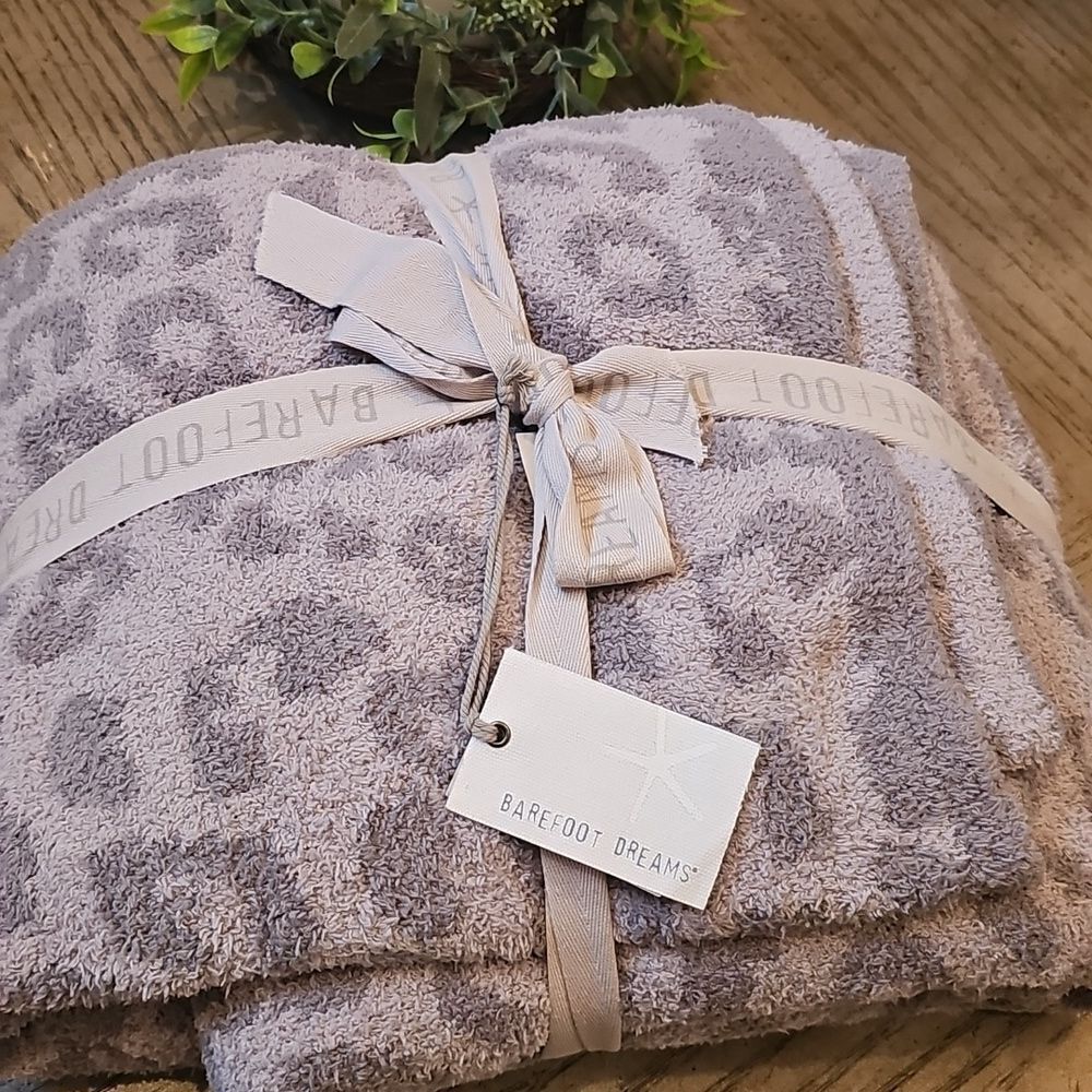Barefoot Dreams Gray Leopard Blanket NWT 54×72"